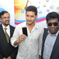 Mahesh Babu at Univercell Mobile Store Opening Stills | Picture 73049